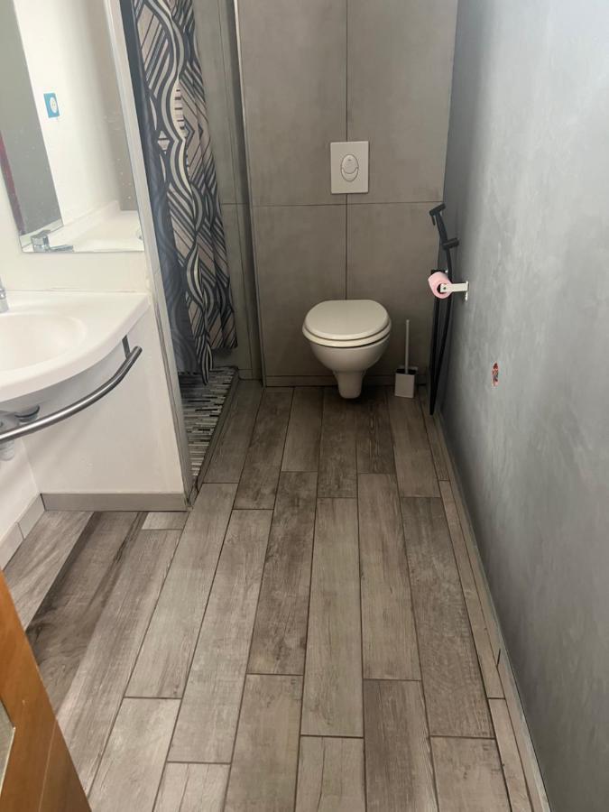 Residence Bord De Loire Euro 6 ديسيزو المظهر الخارجي الصورة